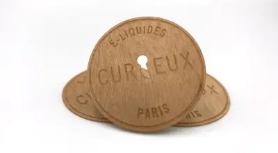 Étiquettes adhésives en bois