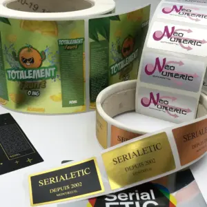Étiquettes métallisées